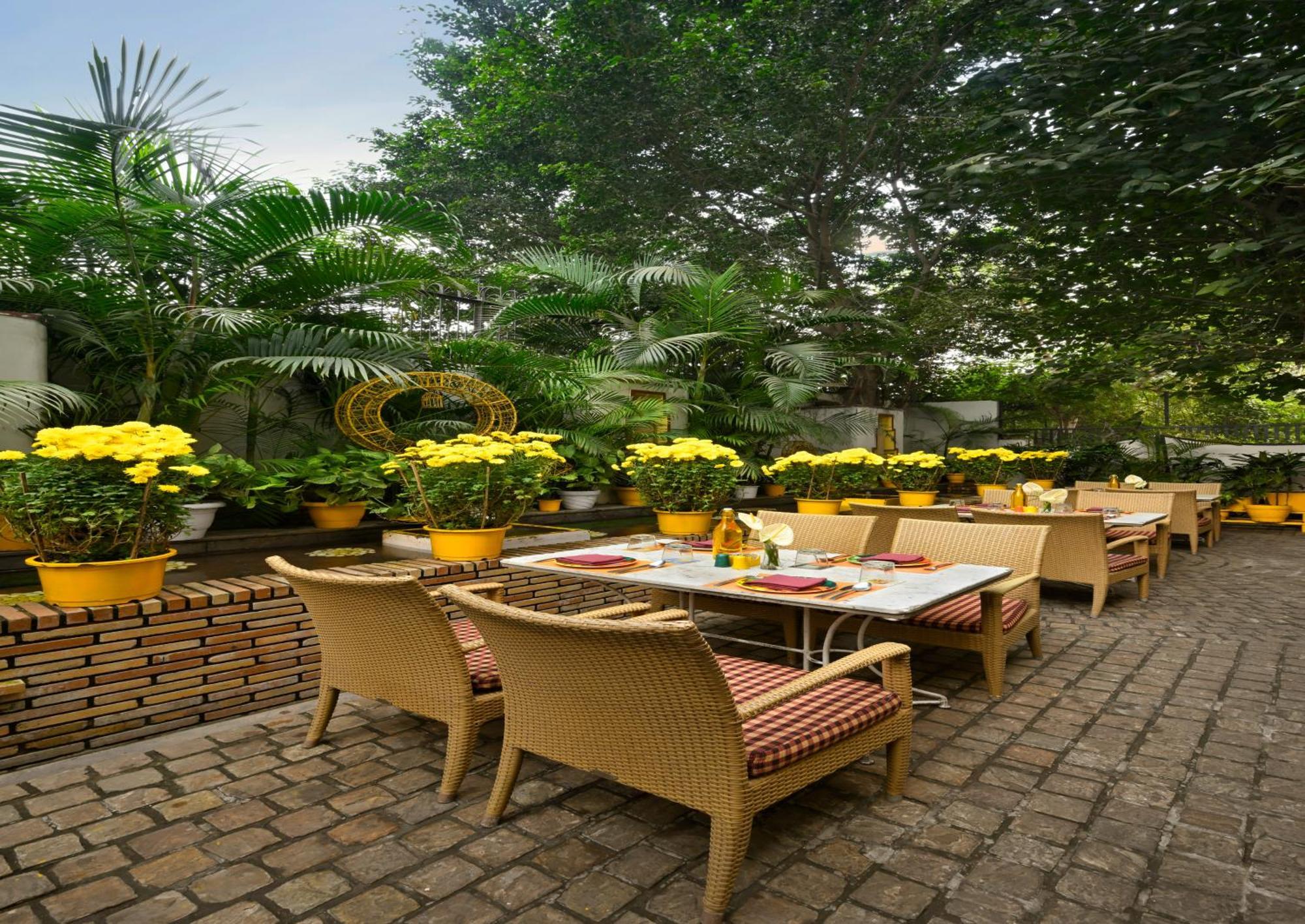 Ambassador, New Delhi - Ihcl Seleqtions Hotell Eksteriør bilde The Park, New Delhi