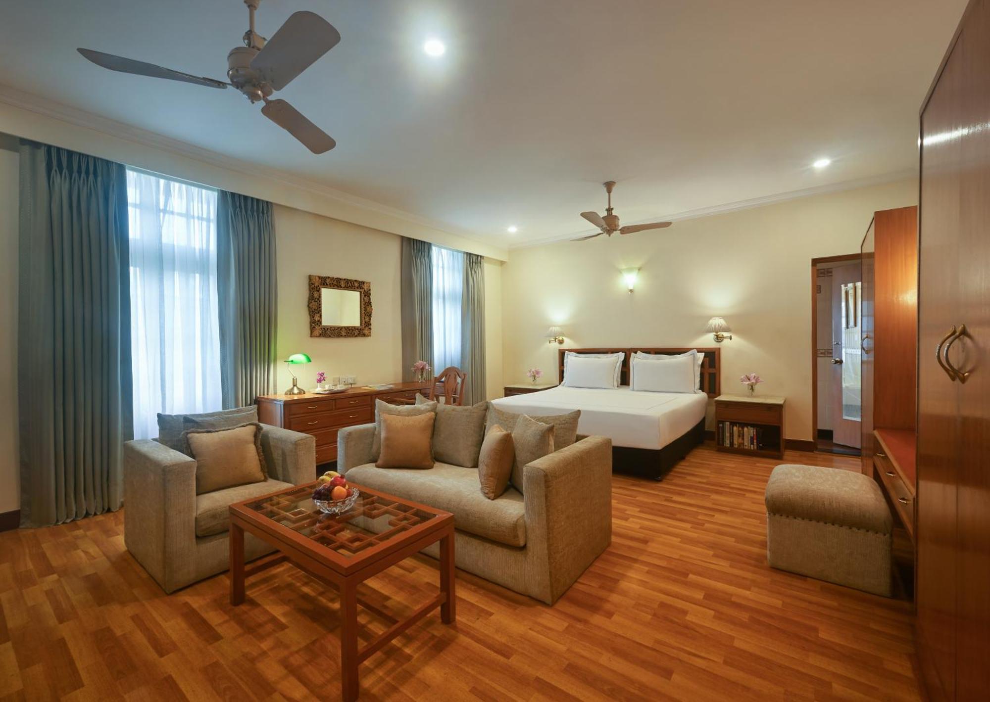 Ambassador, New Delhi - Ihcl Seleqtions Hotell Eksteriør bilde A suite at the hotel