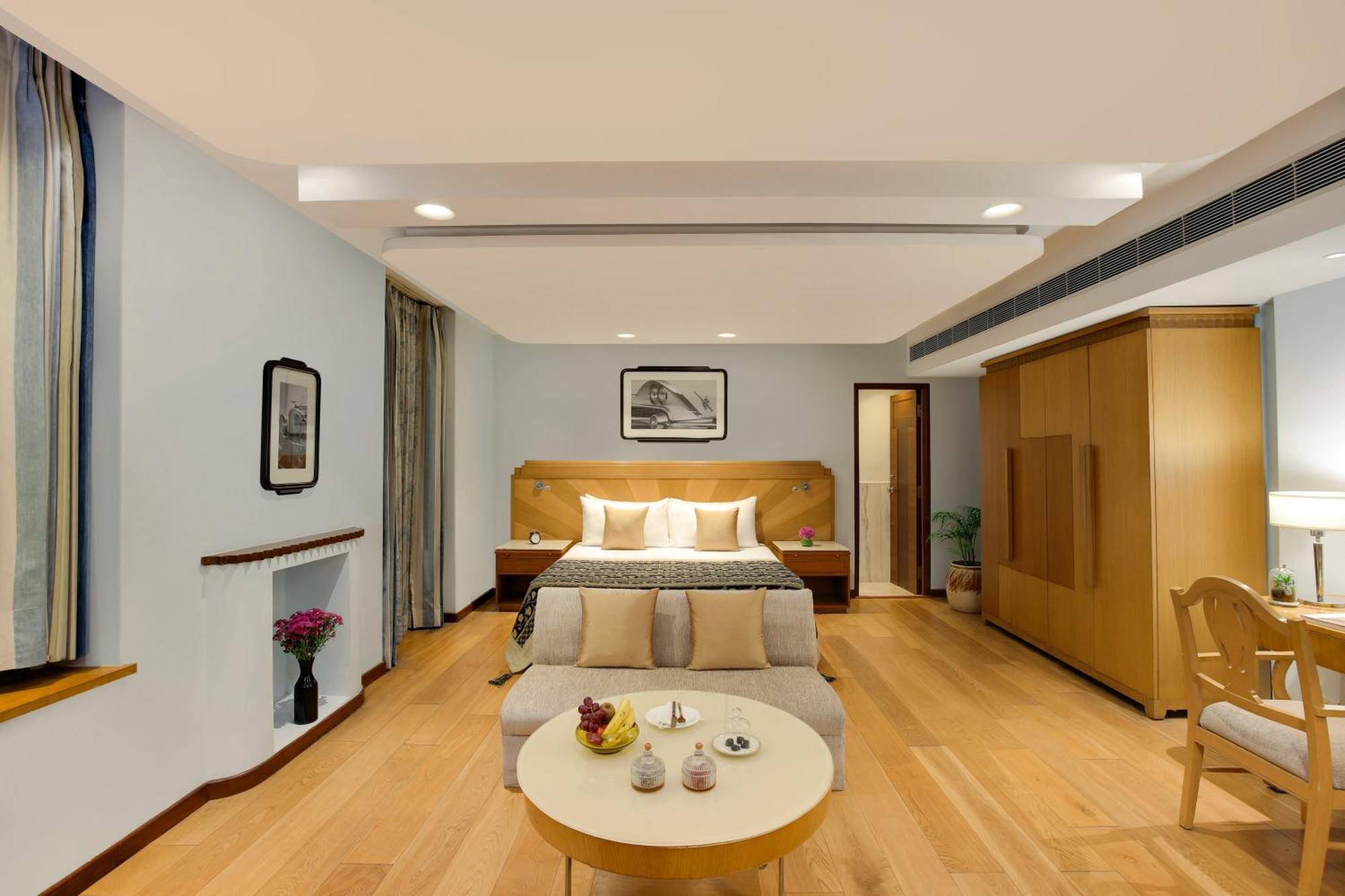 Ambassador, New Delhi - Ihcl Seleqtions Hotell Eksteriør bilde Suite room at the hotel