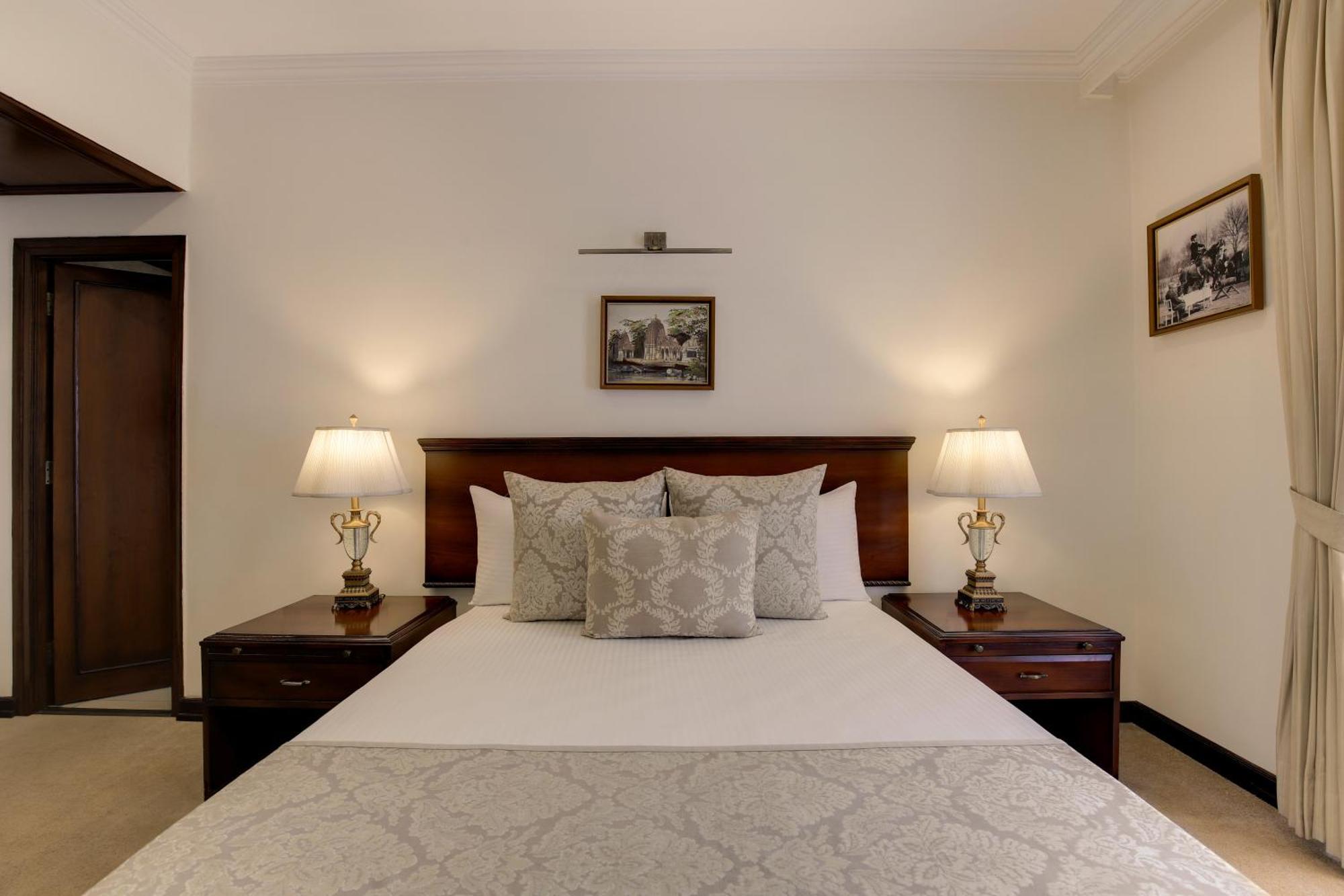 Ambassador, New Delhi - Ihcl Seleqtions Hotell Eksteriør bilde A bedroom at the hotel